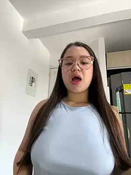 Lucyklein2022 online show from December 15, 6:15 pm