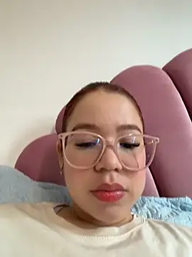 Lucyklein2022 online show from March 15, 5:42 pm