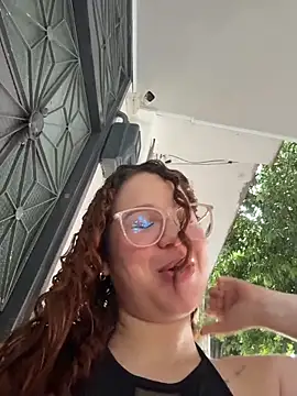 Lucyklein2022 online show from February 1, 5:44 pm