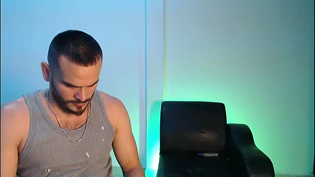 Snapshot of cowboyht chatting on November 6, 2:48 am cowboyht online show from November 6, 2:48 am