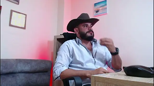 Snapshot of cowboyht chatting on May 5, 8:39 am cowboyht online show from May 5, 8:39 am