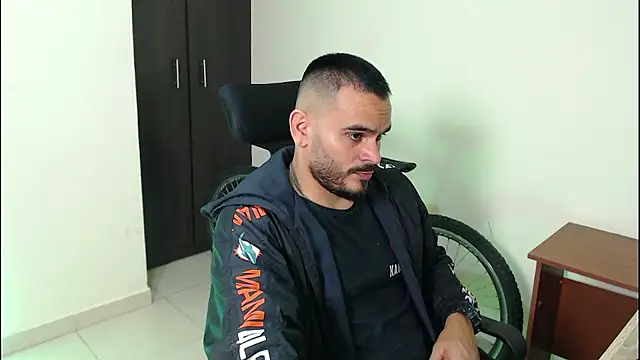 Snapshot of cowboyht chatting on November 15, 7:07 pm cowboyht online show from November 15, 7:07 pm