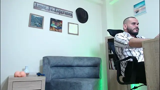 cowboyht online show from April 14, 4:39 am