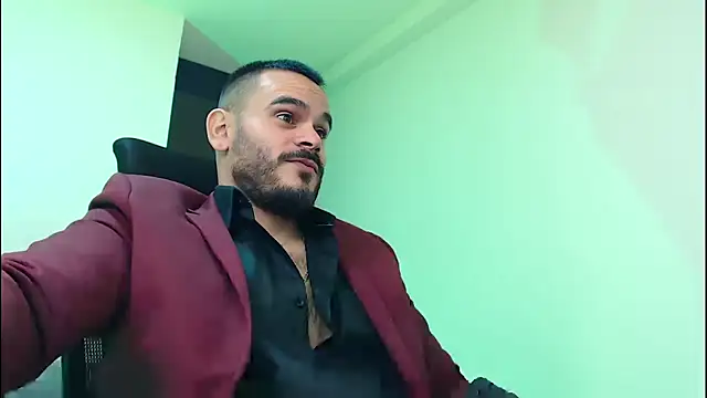 Snapshot of cowboyht chatting on November 23, 2:32 am cowboyht online show from November 23, 2:32 am