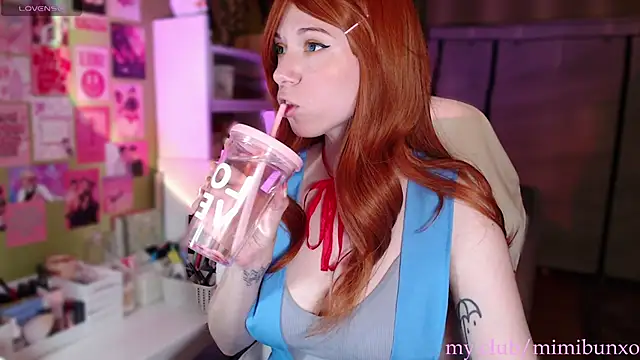 Snapshot of freya_sunny chatting on May 6, 4:05 am freya sunny online show from May 6, 4:05 am