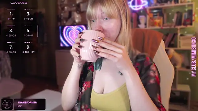 Snapshot of freya_sunny chatting on July 20, 4:09 am freya sunny online show from July 20, 4:09 am