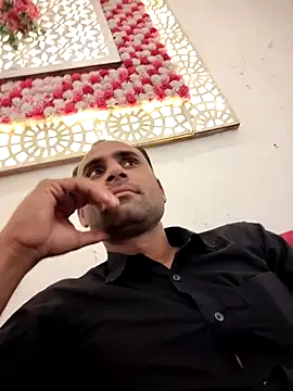 Maneeshpoppy online show from February 7, 11:40 am