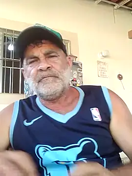 Snapshot of Peludo173317 chatting on November 21, 7:35 pm Peludo173317 online show from November 21, 7:35 pm