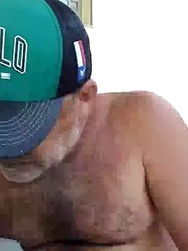 Snapshot of Peludo173317 chatting on November 10, 6:57 pm Peludo173317 online show from November 10, 6:57 pm