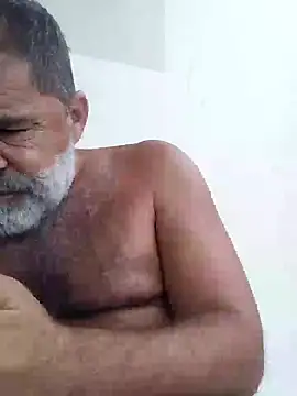 Snapshot of Peludo173317 chatting on October 15, 1:52 pm Peludo173317 online show from October 15, 1:52 pm