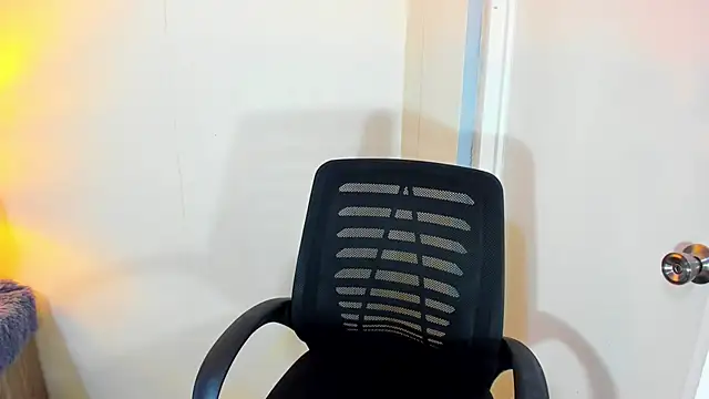 FuckDollNicky online show from December 18, 2:54 pm