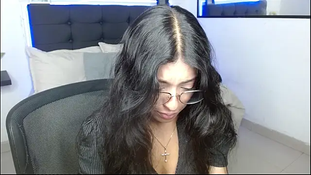 Snapshot of vaness_weet chatting on November 29, 8:20 pm vaness weet online show from November 29, 8:20 pm