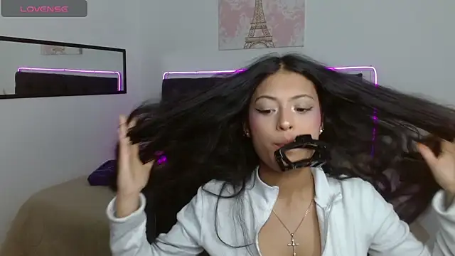 Snapshot of vaness_weet chatting on June 19, 8:58 pm vaness weet online show from June 19, 8:58 pm