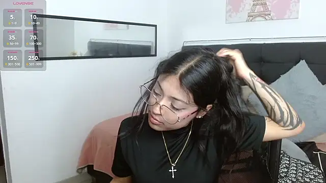 Snapshot of vaness_weet chatting on June 14, 7:48 pm vaness weet online show from June 14, 7:48 pm