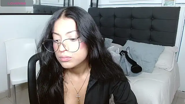 Snapshot of vaness_weet chatting on November 2, 7:52 pm vaness weet online show from November 2, 7:52 pm