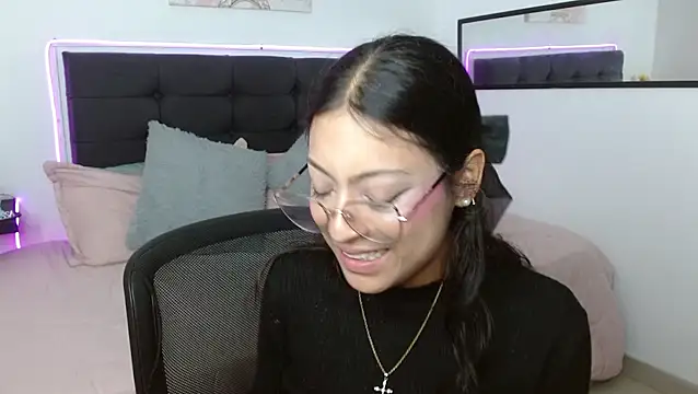 vaness weet online show from March 8, 12:16 am