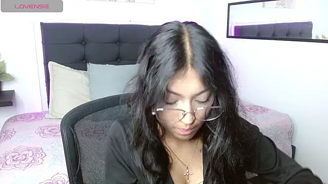 vaness weet online show from May 25, 8:18 pm