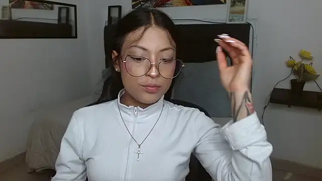 Snapshot of vaness_weet chatting on November 14, 8:23 pm vaness weet online show from November 14, 8:23 pm