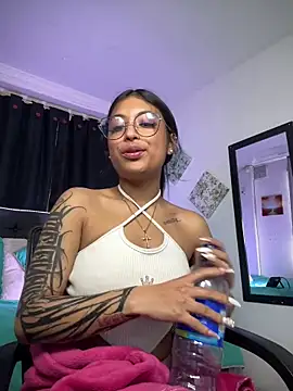 vaness weet online show from February 11, 5:18 pm
