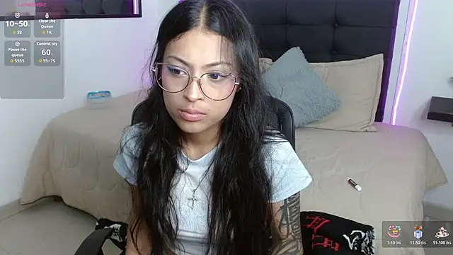 Snapshot of vaness_weet chatting on July 12, 9:15 pm vaness weet online show from July 12, 9:15 pm