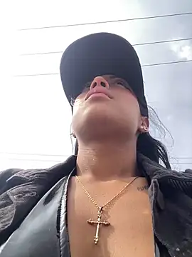 Snapshot of vaness_weet chatting on December 18, 7:18 pm vaness weet online show from December 18, 7:18 pm