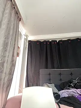 Snapshot of vaness_weet chatting on December 15, 7:20 pm vaness weet online show from December 15, 7:20 pm