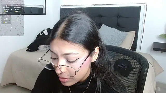 Snapshot of vaness_weet chatting on June 26, 8:47 pm vaness weet online show from June 26, 8:47 pm