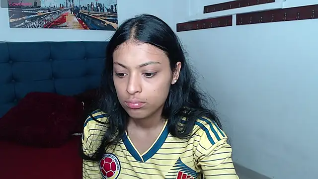 Snapshot of vaness_weet chatting on July 7, 1:58 pm vaness weet online show from July 7, 1:58 pm