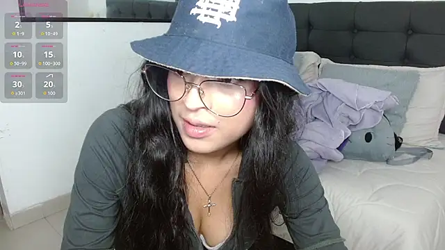 Snapshot of vaness_weet chatting on October 27, 7:59 pm vaness weet online show from October 27, 7:59 pm