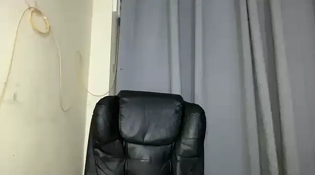 Snapshot of MeganTheRarest chatting on March 10, 9:23 am MeganTheRarest online show from March 10, 9:23 am