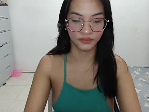 shanee23 online show from December 1, 5:40 pm