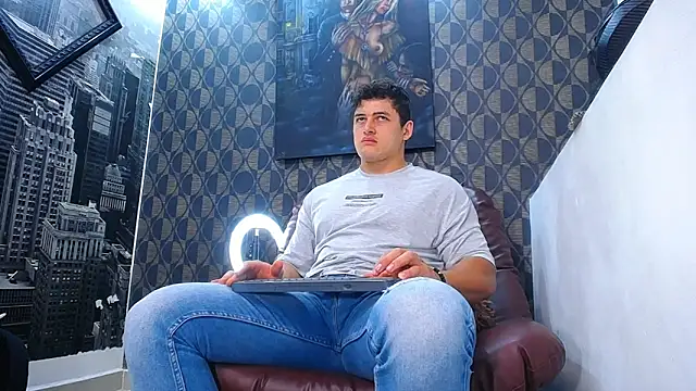 Leonsmoron online show from March 30, 2:02 am