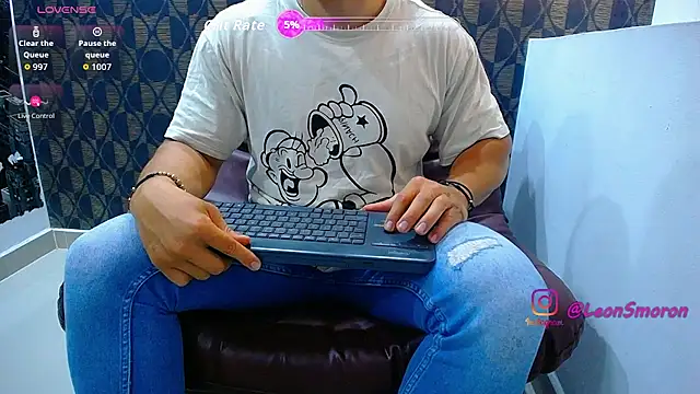 Leonsmoron online show from May 3, 8:19 am