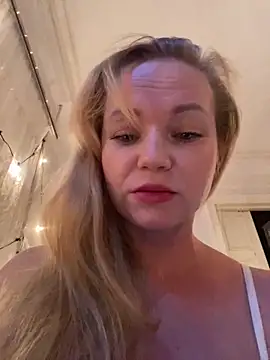 Snapshot of Lady__Maria chatting on October 12, 4:30 pm Lady Maria online show from October 12, 4:30 pm