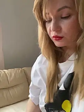 Lady  Maria online show from April 9, 2:34 pm