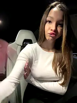 Snapshot of barbiehumpxxx chatting on November 26, 12:10 am barbiehumpxxx online show from November 26, 12:10 am