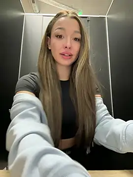 barbiehumpxxx online show from April 3, 11:55 pm