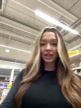 Snapshot of barbiehumpxxx chatting on December 10, 10:58 pm barbiehumpxxx online show from December 10, 10:58 pm