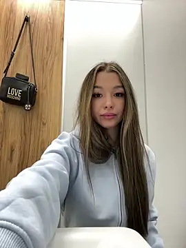 barbiehumpxxx online show from March 31, 10:34 pm