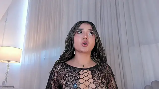 Emma Torres   online show from February 11, 12:16 pm