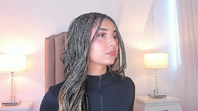 Emma Torres   online show from February 14, 12:27 pm