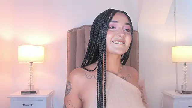 Emma Torres   online show from May 23, 11:20 am