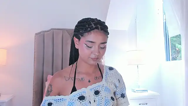 Emma Torres   online show from May 30, 8:14 pm