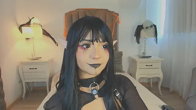 Emma Torres   online show from October 31, 12:35 pm