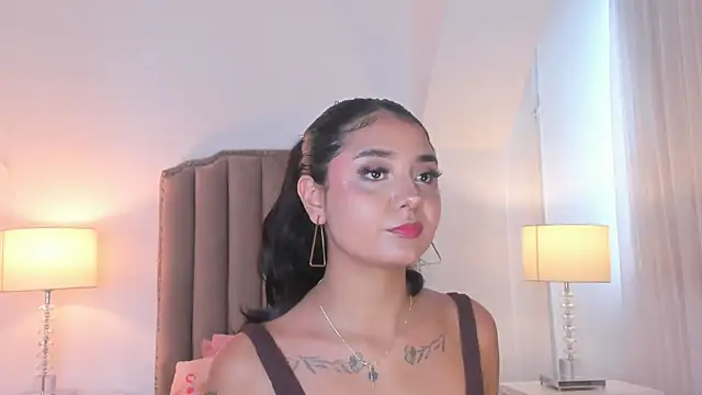Emma Torres   online show from April 29, 12:20 pm