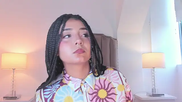 Snapshot of Emma_Torres__ chatting on June 29, 12:38 pm Emma Torres online show from June 29, 12:38 pm