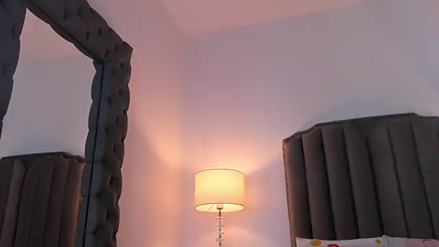 Emma Torres   online show from March 26, 12:03 pm