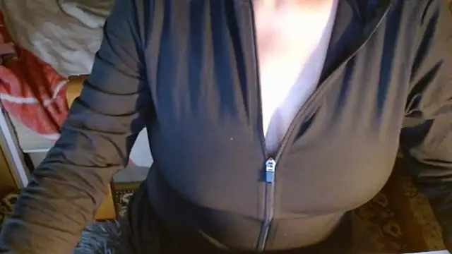 Snapshot of MysteryLadyxXx chatting on May 9, 2:20 pm MysteryLadyxXx online show from May 9, 2:20 pm
