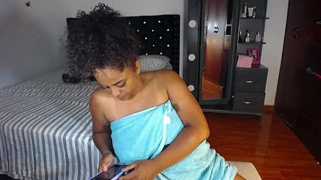 Snapshot of BellaKarla chatting on September 16, 8:54 pm BellaKarla online show from September 16, 8:54 pm