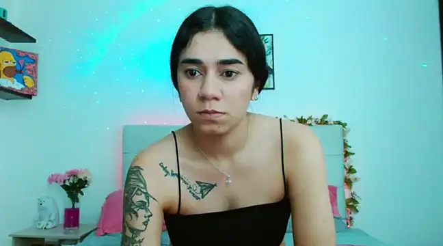 Snapshot of Layla_Rachel chatting on December 7, 11:07 pm Layla Rachel online show from December 7, 11:07 pm